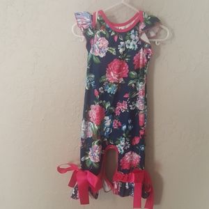 Cute romper never worn